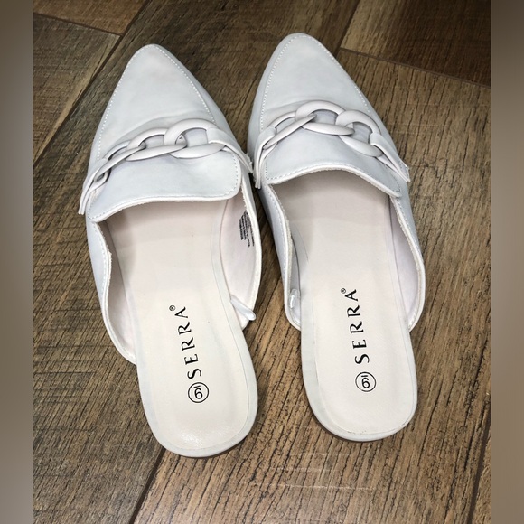 Serra Suede White Slip On Mule With Metal Chain Size 9 - Picture 4 of 11